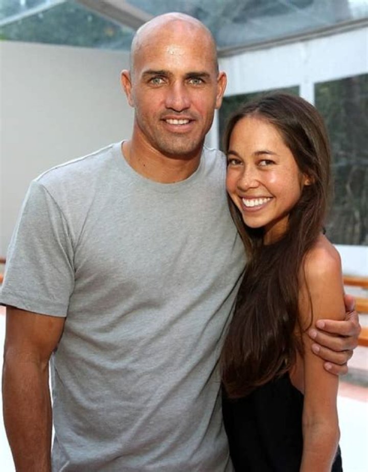 
Is Kelly Slater Married to Wife? Or Dating a Girlfriend? Kids: Taylor 