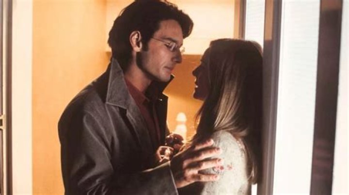 
Is Laura Linney Related To Julia Garner? Relationship Explained 