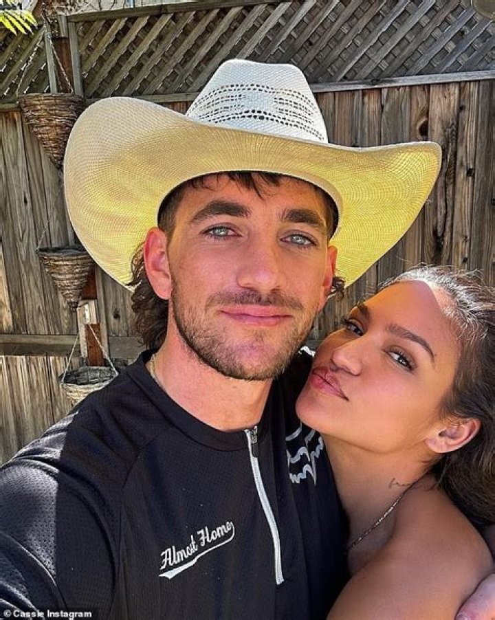 Is Naomi Schiff Pregnant? Who Is Her Husband Alex?