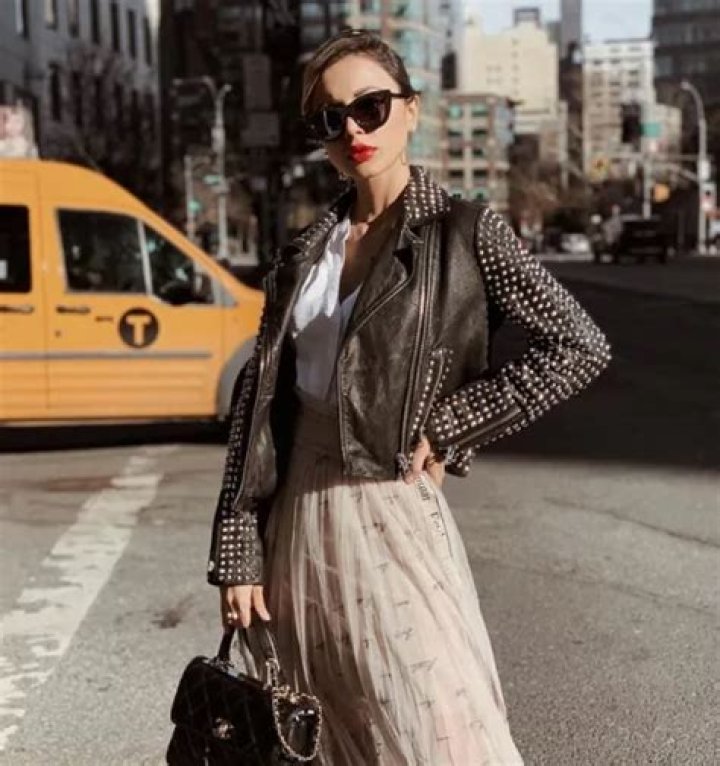 
Is Naty Ashba Married? Her Bio, Age, Husband, Net worth, Height and Weight 