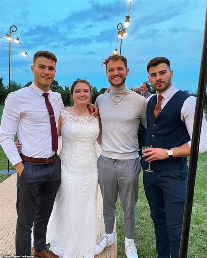 
Is Owen Warner Gay? Age, Height, Net Worth 