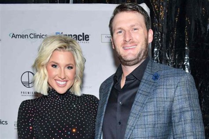 
Is Savannah Chrisley Lesbian? Age, Height, Net Worth 