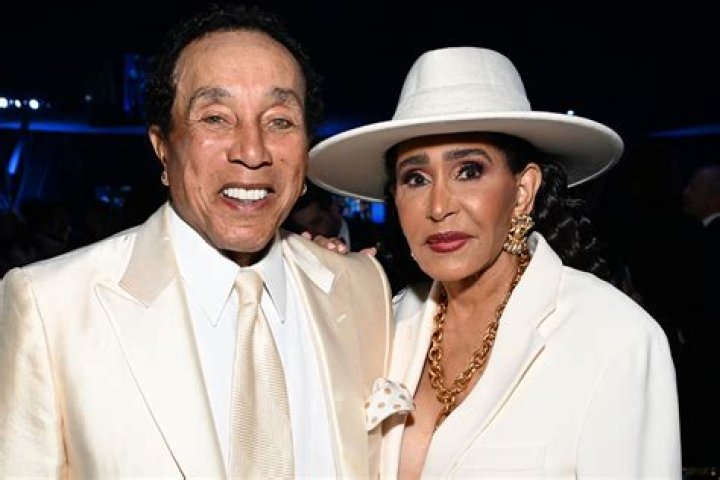 Is Smokey Robinson Gay? Age, Height, Net Worth