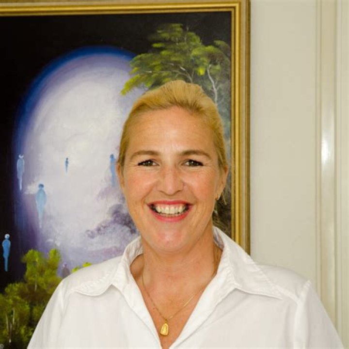 
Jacqueline de Vries Age, Birthday, Wikipedia, Who, Nationality, Biography 