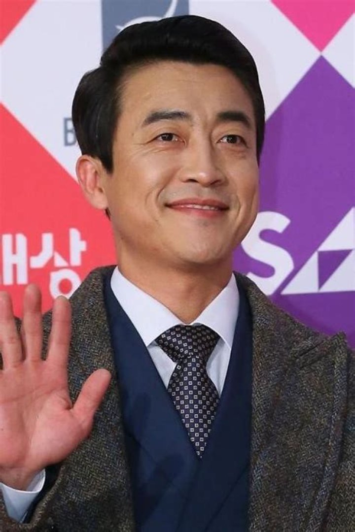 
Jang Hyuk-jin Height, Weight, Net Worth, Age, Birthday, Wikipedia, Who, Nationality, Biography 