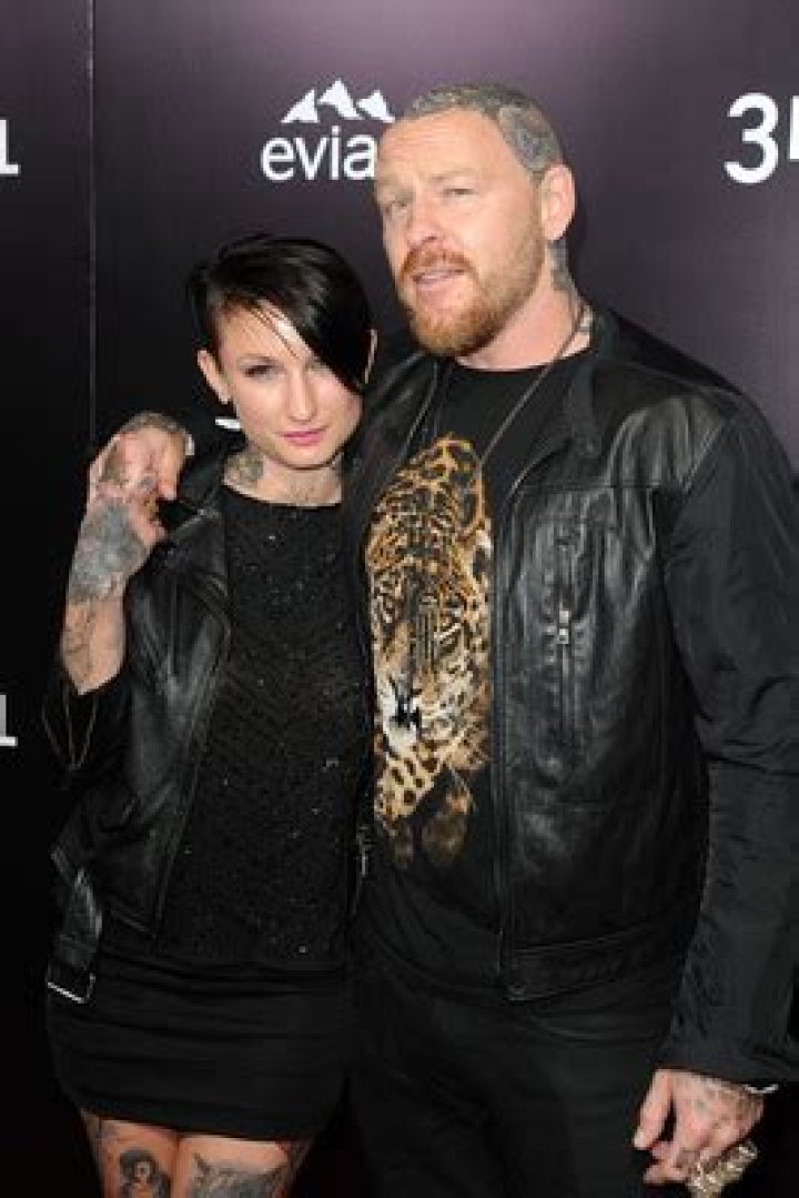 
Jason Ellis is Married to Wife: Katie Gilbert. Kids 