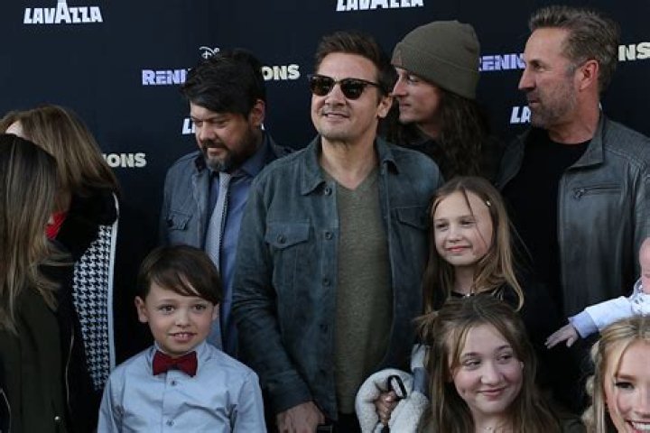 Jeremy Renner Family Members And Their Photos