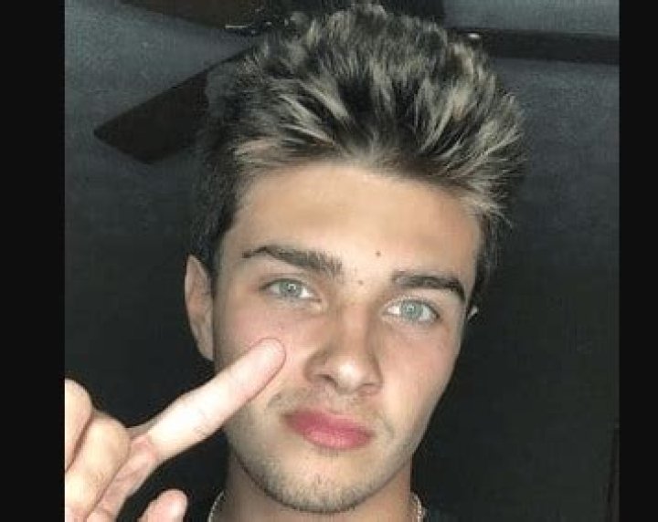 
Jesse Chipley Height, Weight, Net Worth, Age, Birthday, Wikipedia, Who, Nationality, Biography 