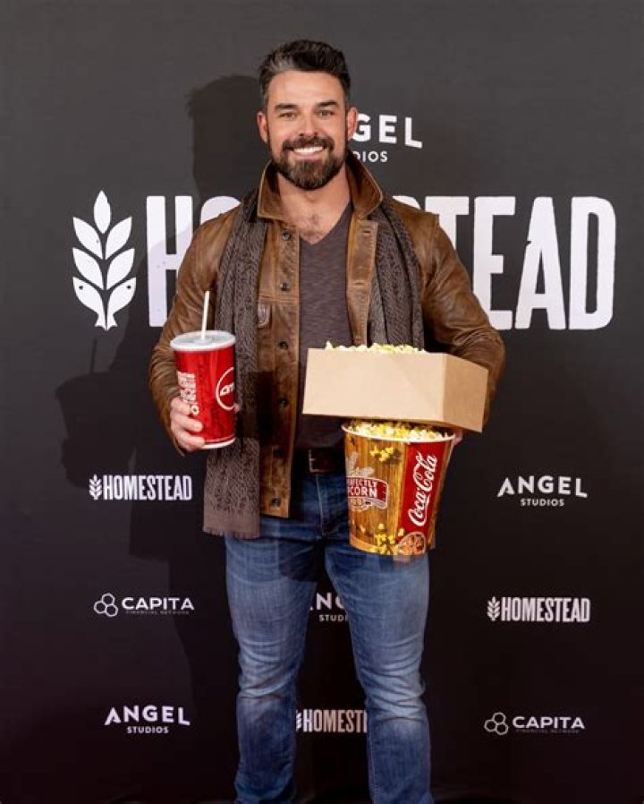 Jesse Hutch Height, Weight, Net Worth, Age, Birthday, Wikipedia, Who, Nationality, Biography