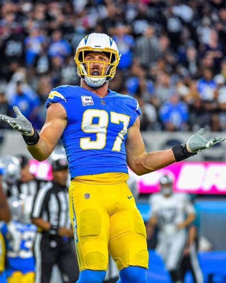 Joey Bosa Height, Weight, Net Worth, Age, Birthday, Wikipedia, Who, Nationality, Biography