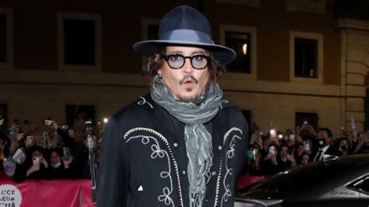 
Johnny Depp Makes Surprise Appearance At MTV VMAs 