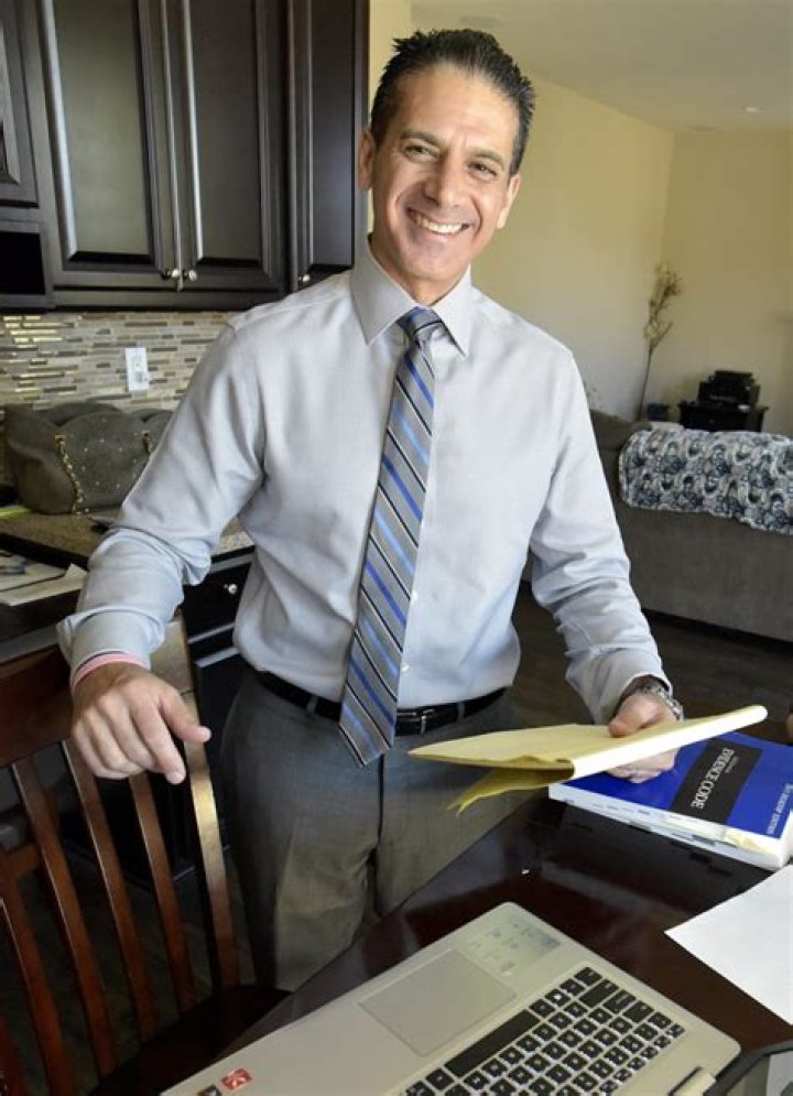 Jon Hatami Height, Weight, Net Worth, Age, Birthday, Wikipedia, Who, Instagram, Biography