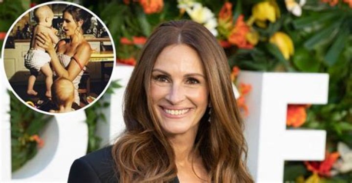 
Julia Roberts Celebrates Twins Phinneas and Hazel’s 18th Birthday with Throwback Photo: ‘Love You’ 