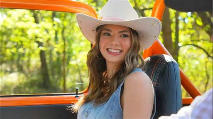 Julie Dray Height, Net Worth, Age, Who, Facts, Biography, Wiki