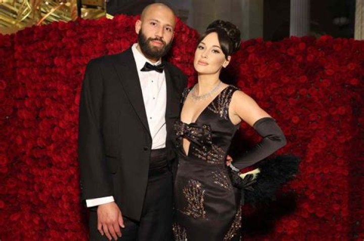 
Kacey Musgraves’ Boyfriend In 2022, Is She In A Relationship With Cole Schafer? 