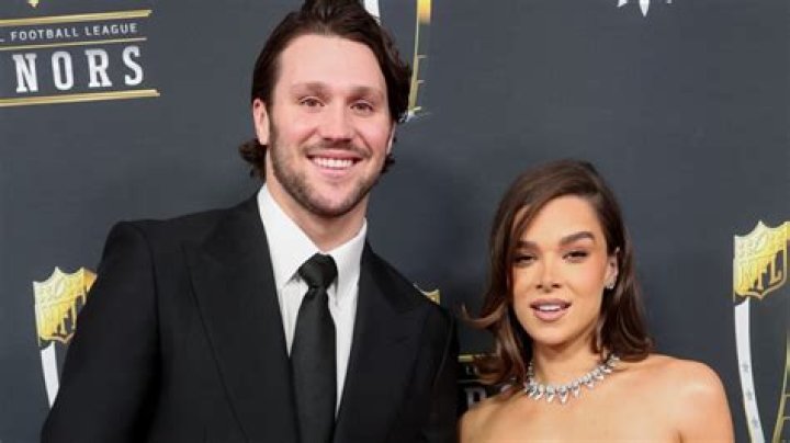 Kate Chastain Husband: Is She Married To Josh Robert? Family And Net Worth