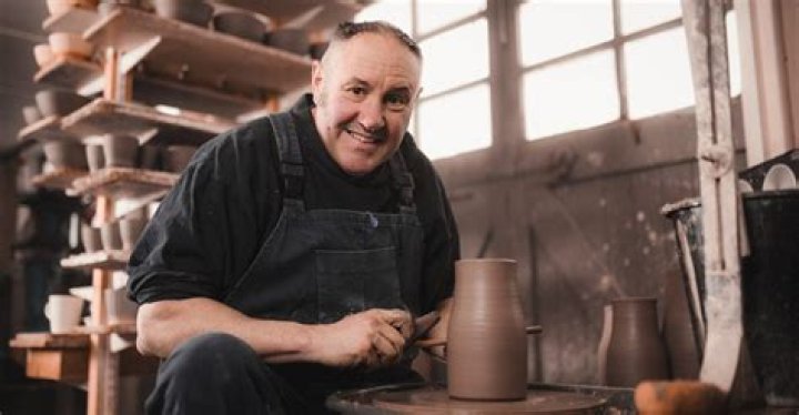 
Keith Brymer Jones Height, Weight, Net Worth, Age, Birthday, Wikipedia, Who, Nationality, Biography 