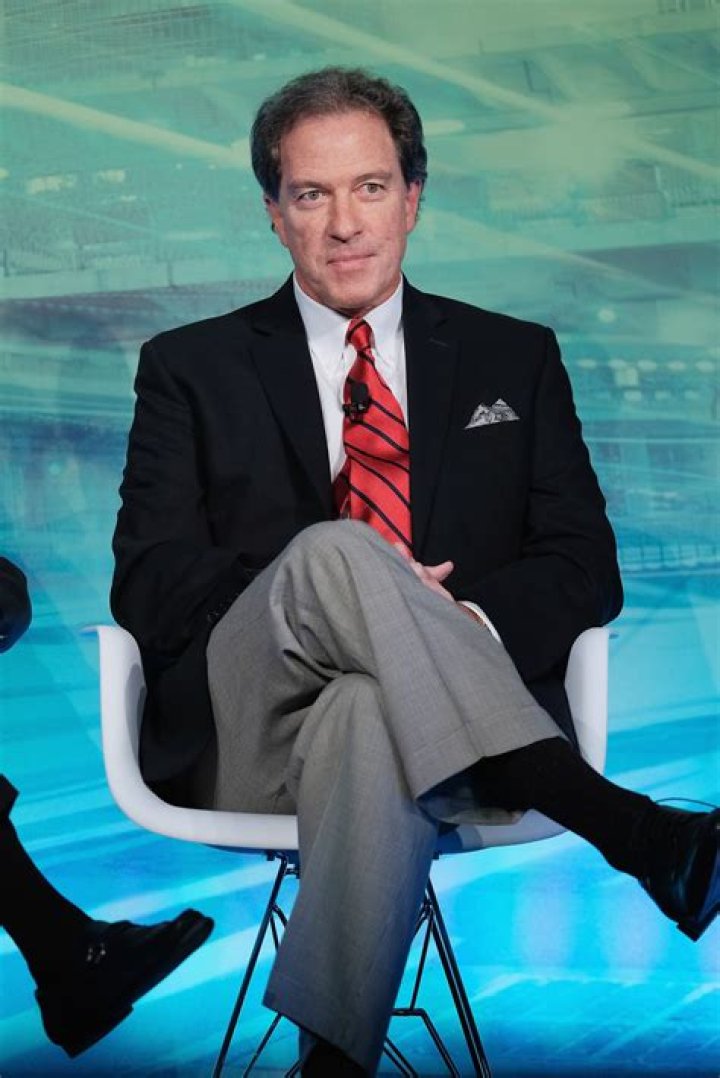 Kevin Harlan Height, Weight, Net Worth, Age, Birthday, Wikipedia, Who, Nationality, Biography
