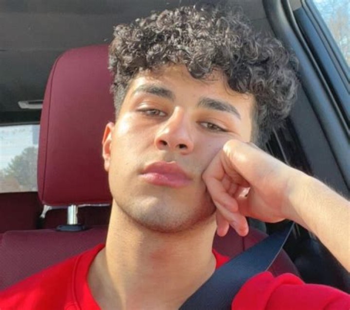 
Khalil Yatim Height, Weight, Net Worth, Age, Birthday, Wikipedia, Who, Nationality, Biography 