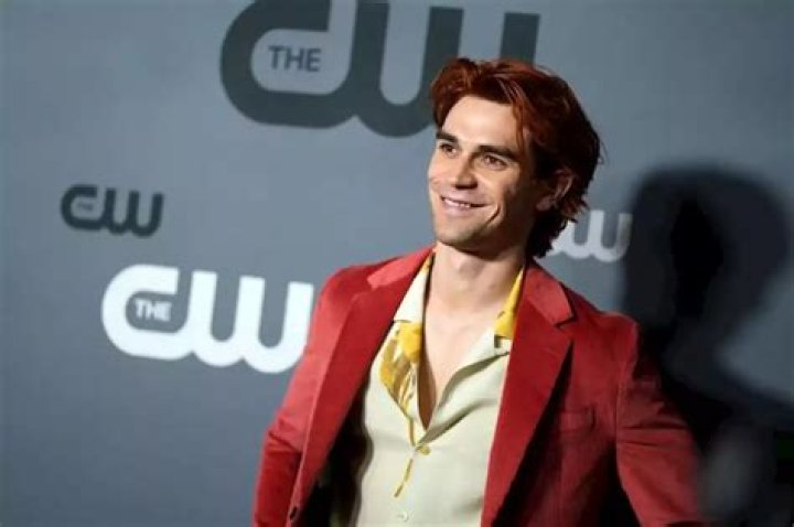 
KJ Apa Is Officially A Samoan Chief After Participating In A Traditional Village Ceremony 
