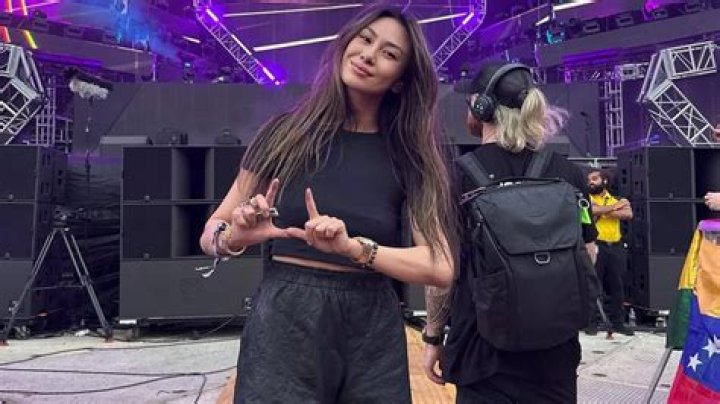 
Lauren Ash – Inside the Life of the Los Angeles Based Canadian Actress 