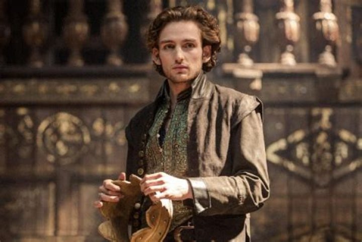 Laurie Davidson Height, Weight, Net Worth, Age, Birthday, Wikipedia, Who, Instagram, Biography