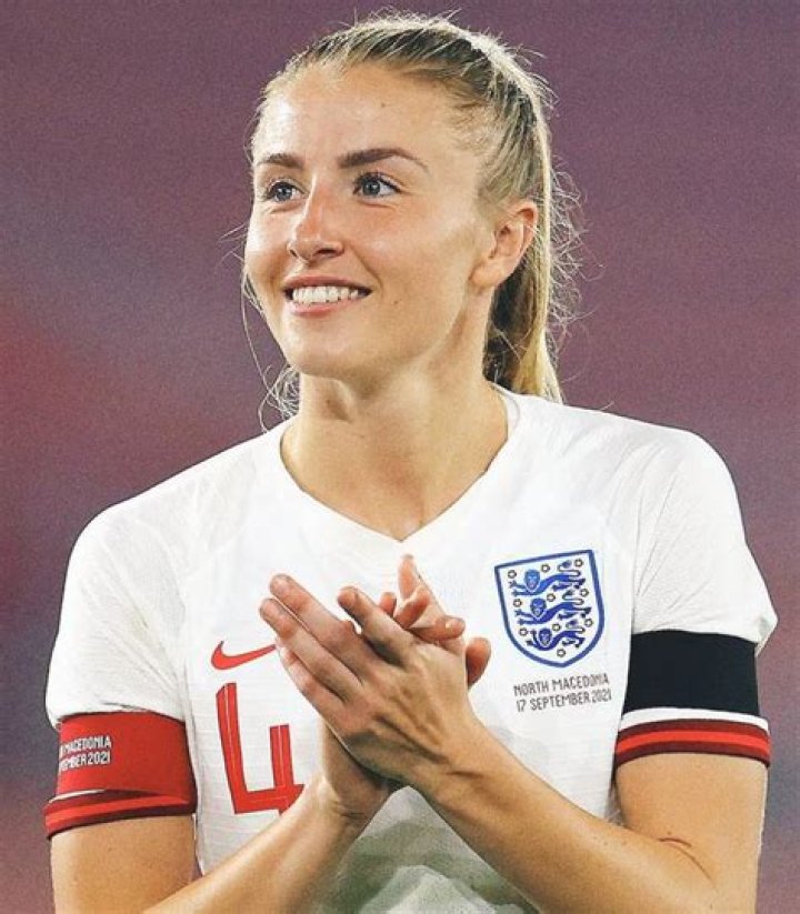 
Leah Williamson Net Worth & Salary 2022 – How Rich Is England Women’s Team Captain? 