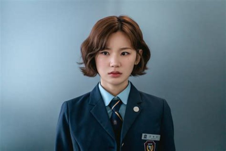 Lee Eun-saem Height, Weight, Net Worth, Age, Birthday, Wikipedia, Who, Instagram, Biography