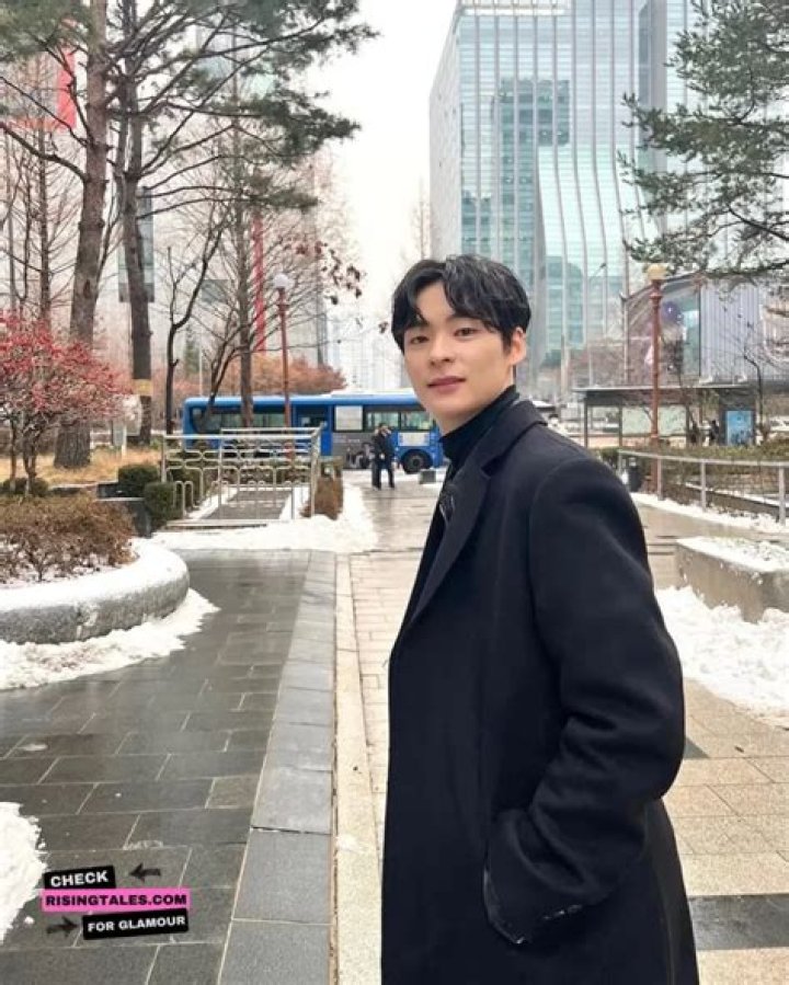 
Lee Kun-Hee Height, Weight, Net Worth, Age, Birthday, Wikipedia, Who, Instagram, Biography 