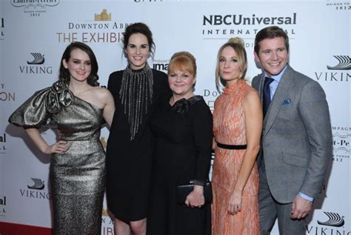 
Leigh Nicol Height, Weight, Net Worth, Age, Birthday, Wikipedia, Who, Nationality, Biography 