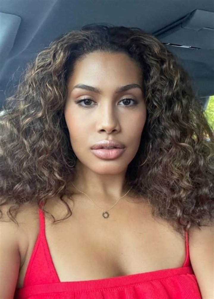 Leyna Bloom Height, Weight, Net Worth, Age, Birthday, Wikipedia, Who, Nationality, Biography