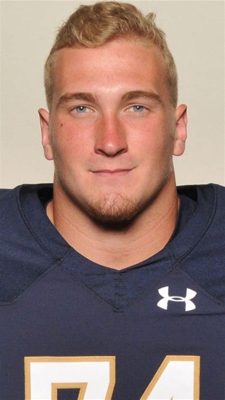 Liam Eichenberg Height, Weight, Net Worth, Age, Birthday, Wikipedia, Who, Instagram, Biography