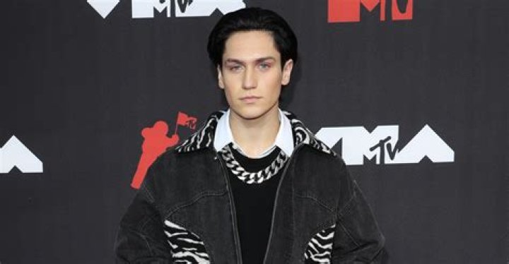 
LILHUDDY Refers to an “Ex” in His New Song, Calling Her a “Homie-Hopper” 