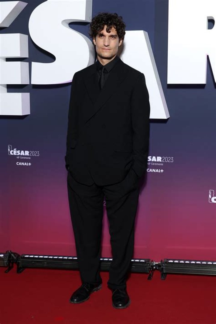 Louis Garrel Height, Weight, Net Worth, Age, Birthday, Wikipedia, Who, Instagram, Biography