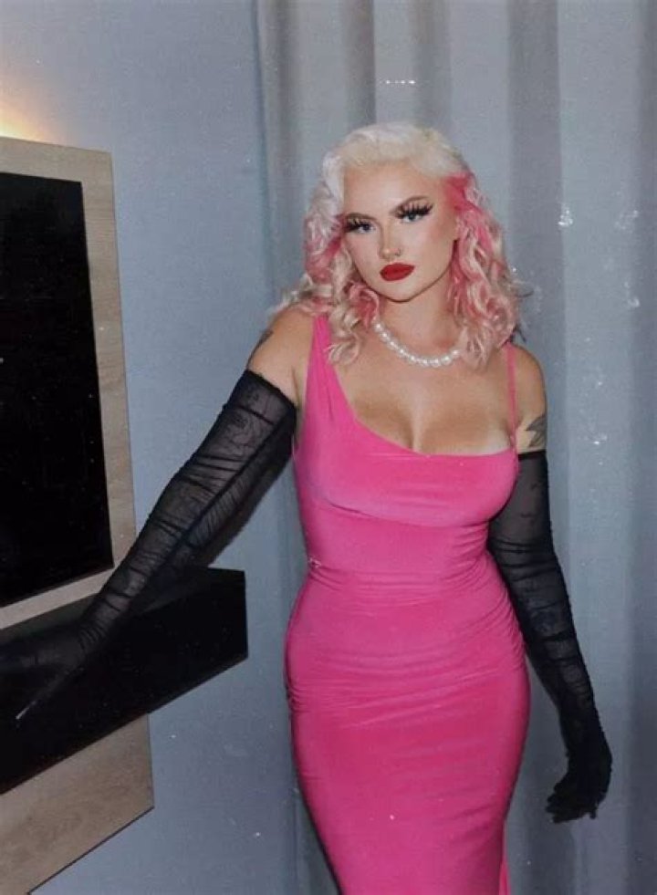 
Lowri Rose-Williams Height, Weight, Net Worth, Age, Birthday, Wikipedia, Who, Nationality, Biography 