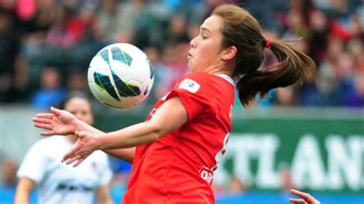 
Mana Shim Height, Weight, Net Worth, Age, Birthday, Wikipedia, Who, Nationality, Biography 