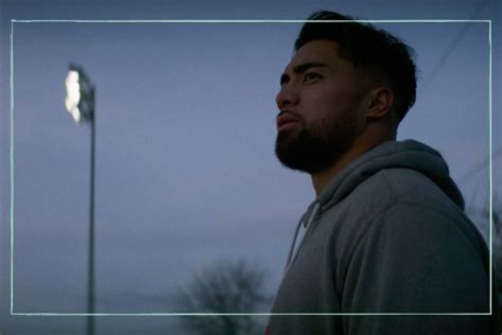 
Manti Te’o Fake Girlfriend: Is Lennay Kekua A Real Person? Where Is Naya Tuiasosopo Now? 