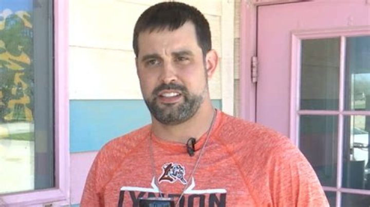 
Mark Samsel Height, Weight, Net Worth, Age, Birthday, Wikipedia, Who, Nationality, Biography 