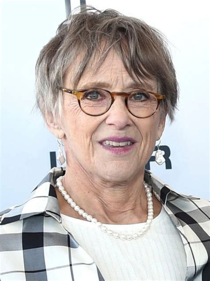 Mary Beth Hurt Height, Weight, Net Worth, Age, Birthday, Wikipedia, Who, Nationality, Biography