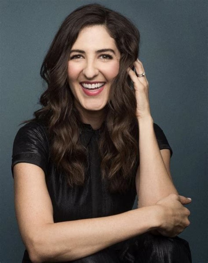 
Meet Let It Show Actress D’Arcy Carden 
