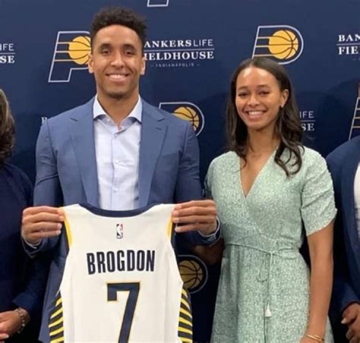 Meet Malcolm Brogdon Brother Gino And John, Family And Girlfriend