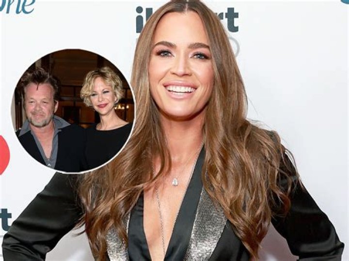 Meredith Marakovits Partner- Who Is She Dating In 2022? Her Salary And Net Worth