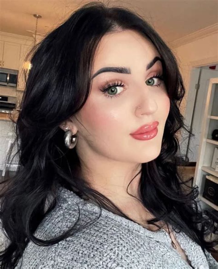 
Miikaa_96 – Mikayla Height, Weight, Net Worth, Age, Birthday, Wikipedia, Who, Nationality, Biography 