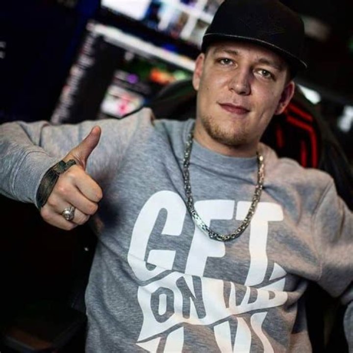 
MontanaBlack Height, Weight, Net Worth, Age, Birthday, Wikipedia, Who, Nationality, Biography 