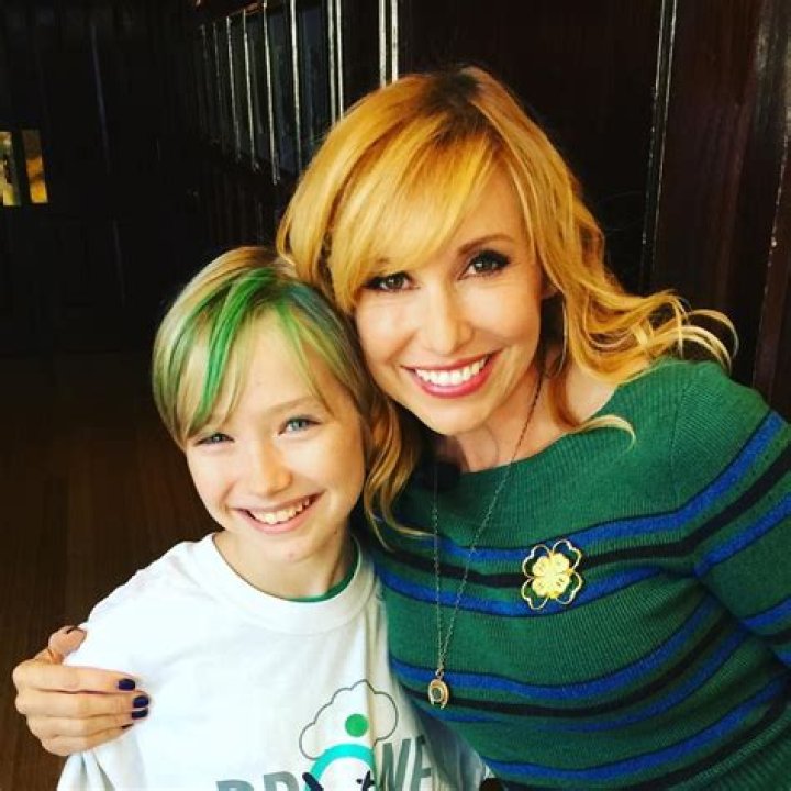 
MythBusters’ Kari Byron Wiki: Net Worth, Pregnant, Measurements, Tattoo, Family 