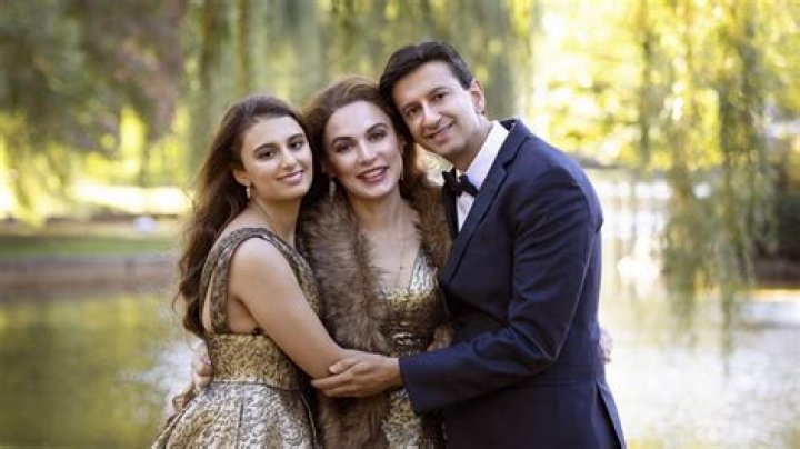 
N.Y. Man Fatally Shoots Wife, His Parents Before Turning Gun on Himself, Leaving 4 Children Orphaned 