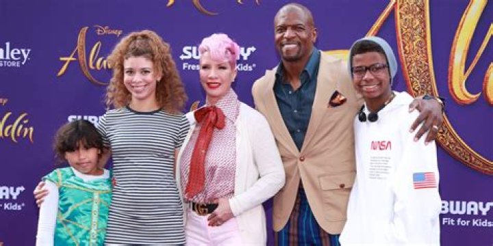 
Naomi Burton-Crews Wiki. Who is Terry Crews’ daughter? 