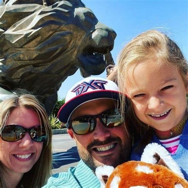 
Nate Bargatze is Married to Wife: Laura Baine-Bargatze. Kids: Harper Blair Bargatze 