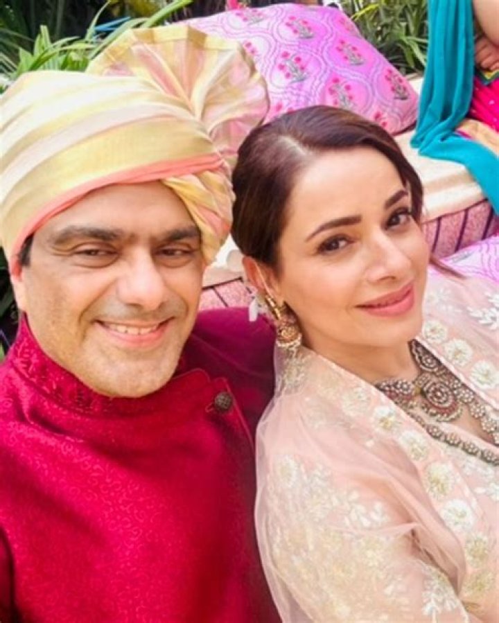 Neelam Kothari Height, Weight, Net Worth, Age, Birthday, Wikipedia, Who, Instagram, Biography