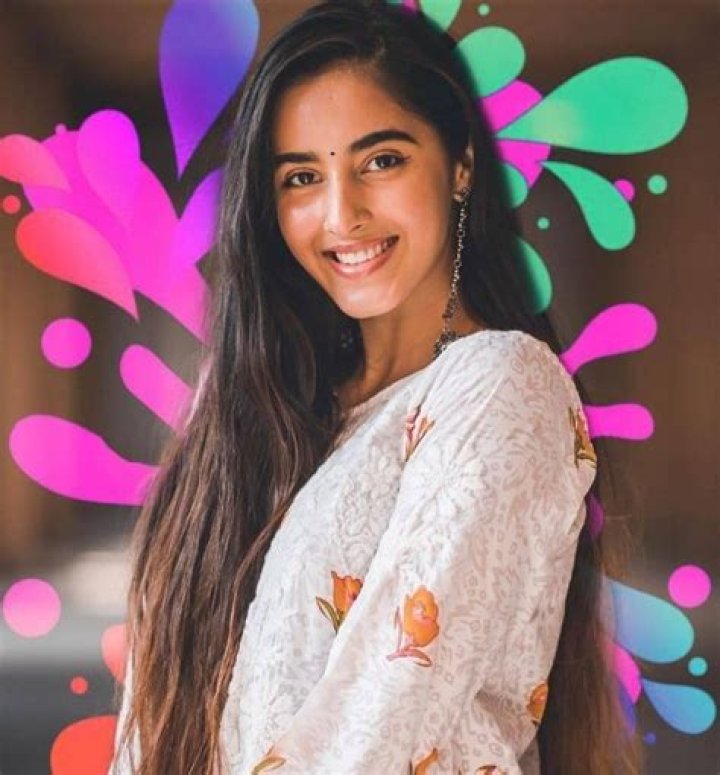 
Niharika Kaur Height, Weight, Net Worth, Age, Wiki, Who, Instagram, Biography 